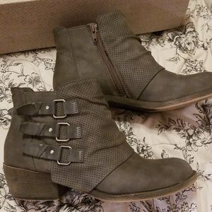 Maurices Caitlyn moto boot